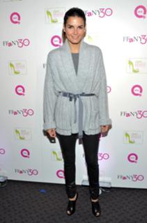 Angie Harmon feet photo thumbnail