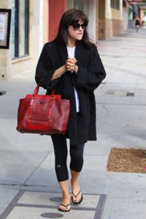 Selma Blair feet photo thumbnail