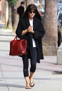 Selma Blair feet photo thumbnail