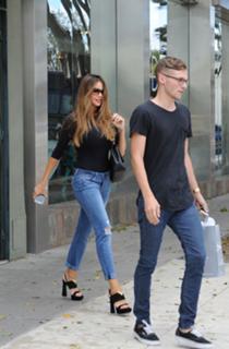 Sofía Vergara feet photo thumbnail