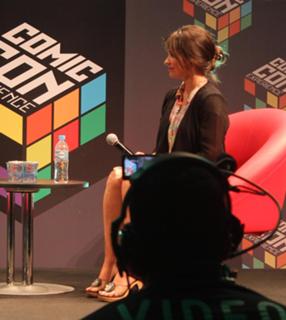 Evangeline Lilly feet photo thumbnail