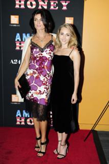 AnnaSophia Robb feet photo thumbnail