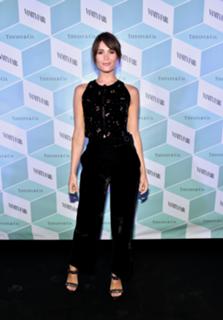 Gemma Arterton feet photo thumbnail