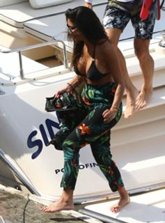 Nicole Scherzinger feet photo thumbnail