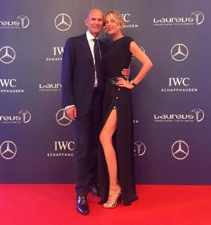 Alessia Marcuzzi feet photo thumbnail