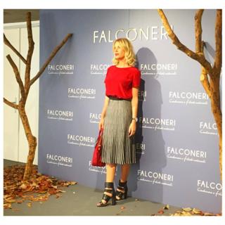 Alessia Marcuzzi feet photo thumbnail