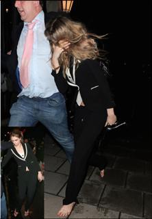Cara Delevingne feet photo thumbnail