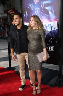 Alexa PenaVega feet photo thumbnail