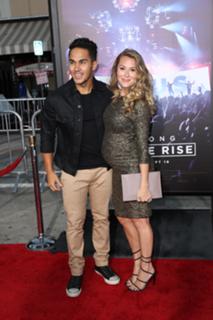 Alexa PenaVega feet photo thumbnail