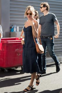 Sienna Miller feet photo thumbnail