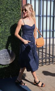 Sienna Miller feet photo thumbnail