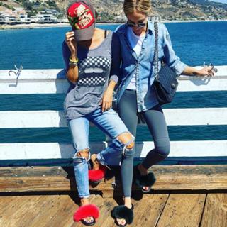 Brooke Burke feet photo thumbnail