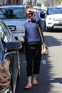 Emmy Rossum feet photo thumbnail