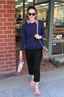 Emmy Rossum feet photo thumbnail