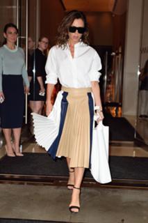 Victoria Beckham feet photo thumbnail