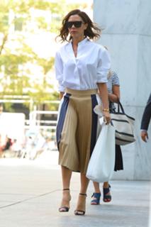 Victoria Beckham feet photo thumbnail