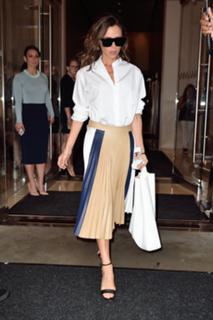 Victoria Beckham feet photo thumbnail