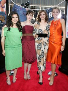 America Ferrera feet photo thumbnail