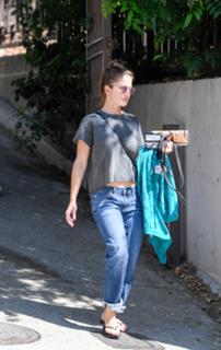 Minka Kelly feet photo thumbnail