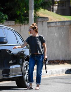 Minka Kelly feet photo thumbnail