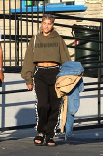 Sofia Richie feet photo thumbnail