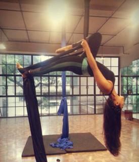 Pooja Hegde feet photo thumbnail