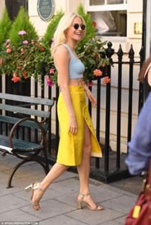 Pixie Lott feet photo thumbnail