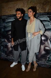 Deepika Padukone feet photo thumbnail