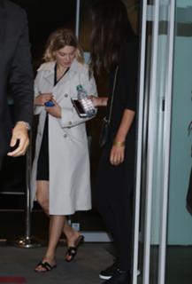Léa Seydoux feet photo thumbnail