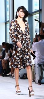 Kendall Jenner feet photo thumbnail