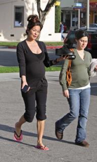 Brooke Burke feet photo thumbnail