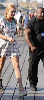 Lindsay Lohan feet photo thumbnail