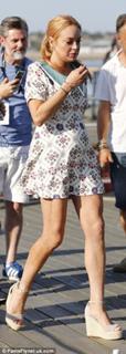 Lindsay Lohan feet photo thumbnail