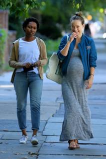 Olivia Wilde feet photo thumbnail