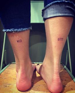 Bella Thorne feet photo thumbnail
