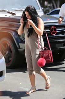 Ariel Winter feet photo thumbnail