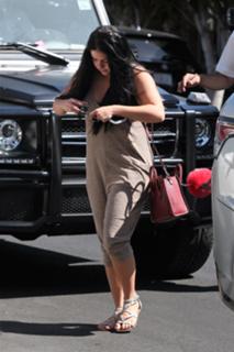 Ariel Winter feet photo thumbnail