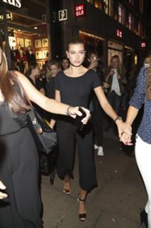 Hailey Bieber feet photo thumbnail