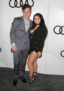 Ariel Winter feet photo thumbnail