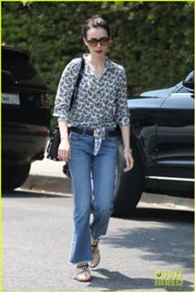 Lily Collins feet photo thumbnail