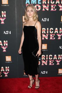 AnnaSophia Robb feet photo thumbnail