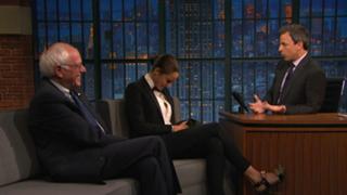 Shailene Woodley feet photo thumbnail