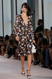 Kendall Jenner feet photo thumbnail