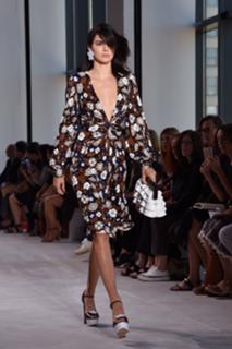 Kendall Jenner feet photo thumbnail