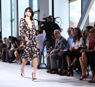 Kendall Jenner feet photo thumbnail