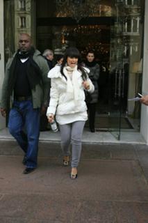 Nelly Furtado feet photo thumbnail