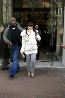 Nelly Furtado feet photo thumbnail