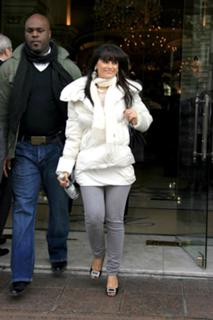 Nelly Furtado feet photo thumbnail
