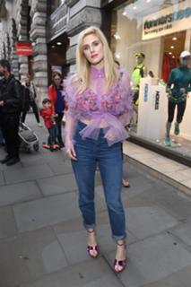 Ashley James feet photo thumbnail