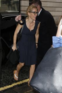 Gillian Anderson feet photo thumbnail